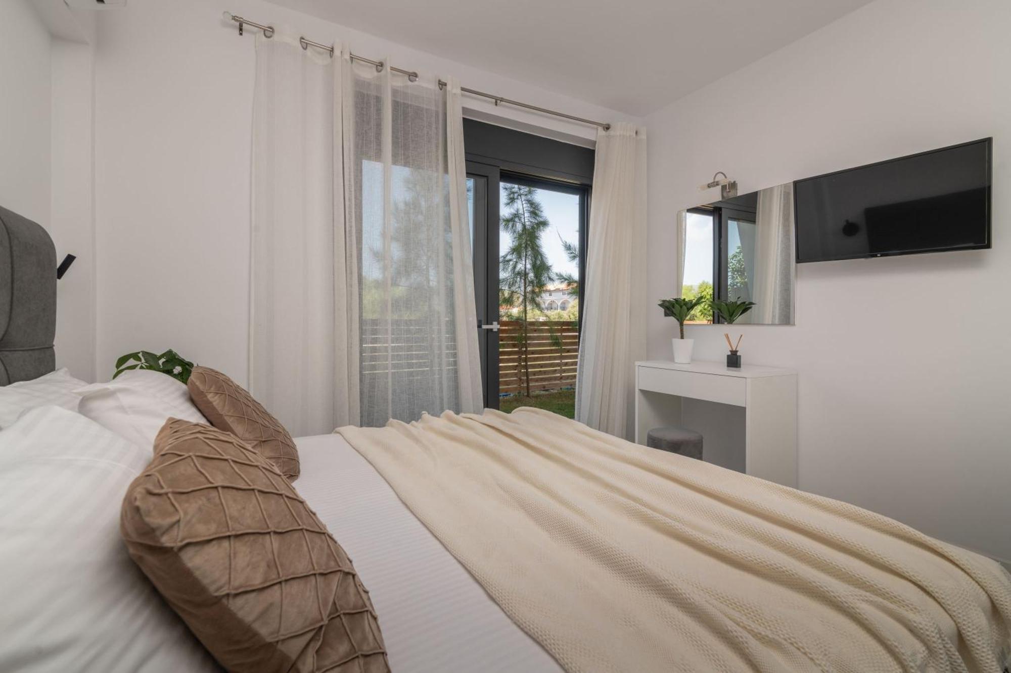 Sunwhite Villas - Private Pool & Cozy Atmosphere, By Zantewize Laganas Exterior photo